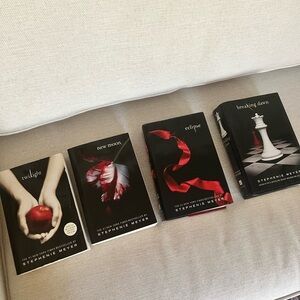 Twlight books 1-4 (2 paperback 2 hardcovers)
